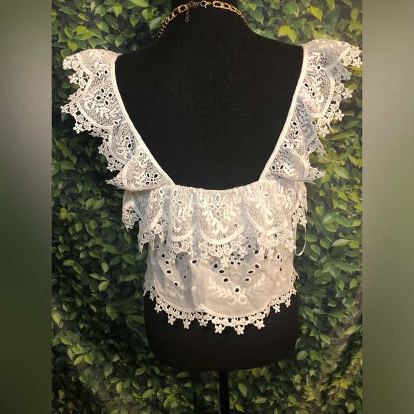 White Lace Ruffle Top NWT - Picture 7 of 12
